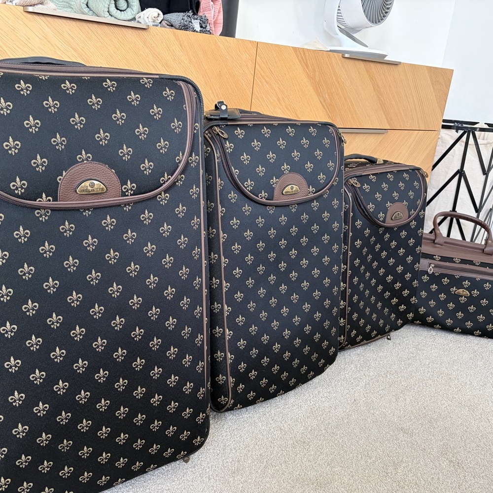 American Flyer 4pc luggage set